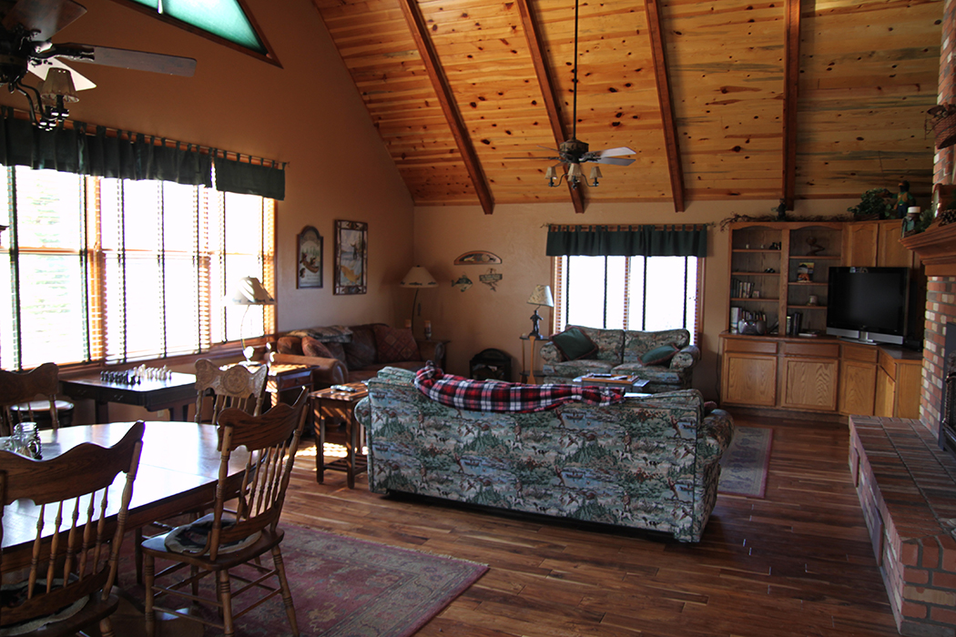 Fishing Lodge Cabin in Greer